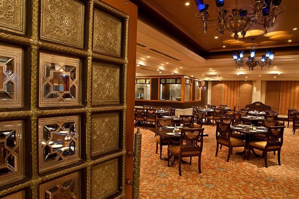 The Bristol Hotel Gurgaon Exterior photo
